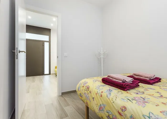 Beautiful Apartment 20 Minutes From City Center