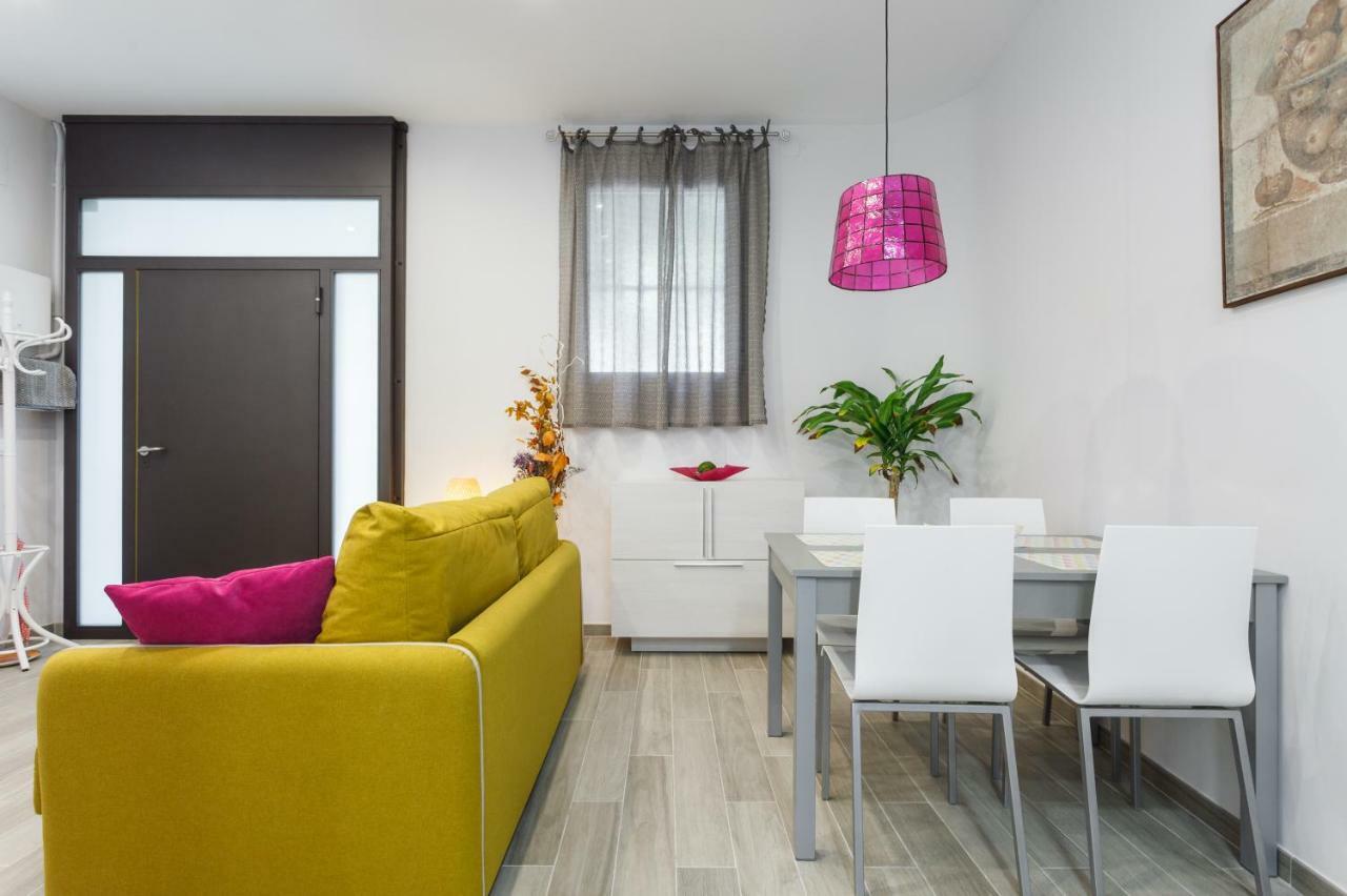 Beautiful 20 Minutes From Center Apartment *
